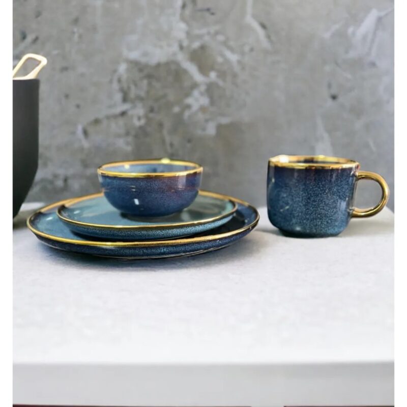 Indian Blue Dinnerset with Gold Edges